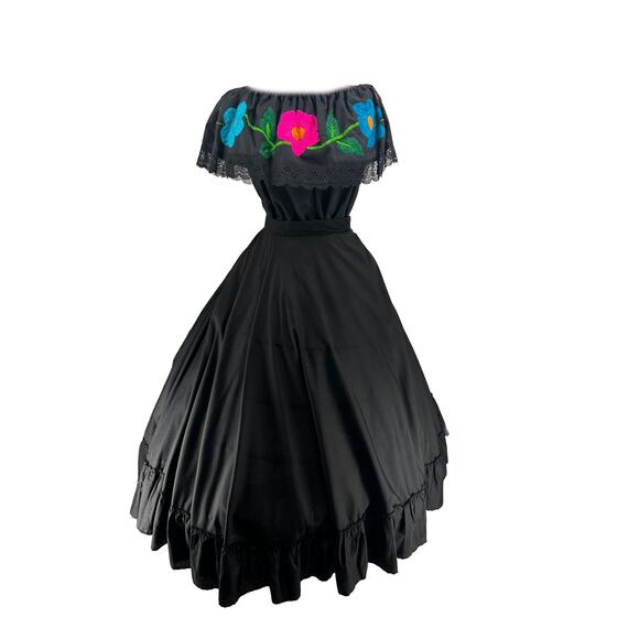 Traditional Mexican Embroidered Floral Dress Set – Handmade Two-Piece - Picture 5 of 5